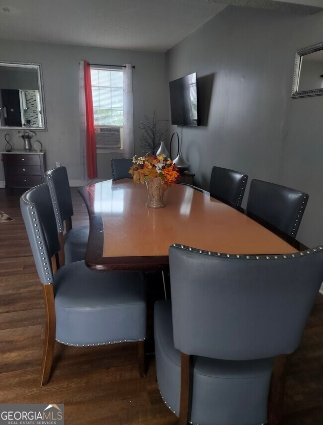 Building Photo - 7567 Sugarcreek Dr