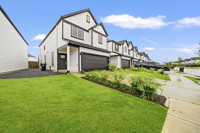 Building Photo - 3014 Skyline Mesa Dr