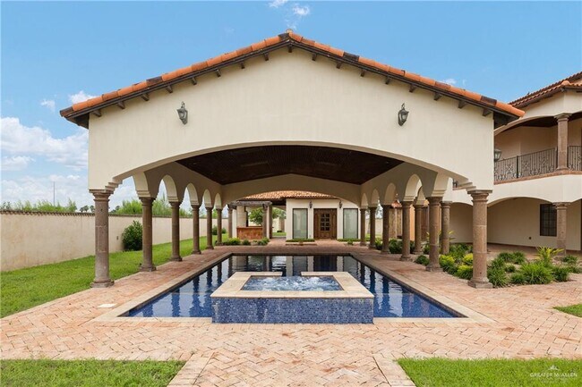 Building Photo - 2304 Antigua Dr