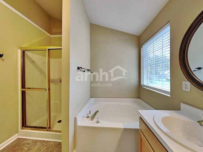 Building Photo - 5536 Keowee Way