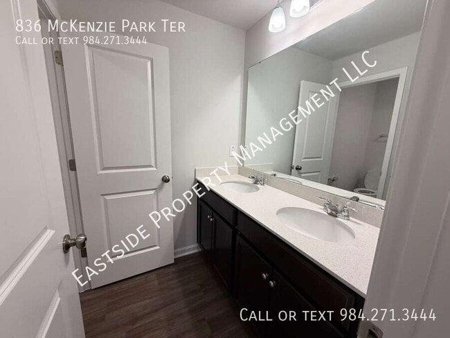 Building Photo - 836 McKenzie Pk Ter