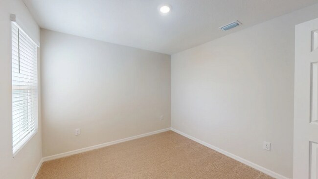 Building Photo - Elegant 3-Bed Townhouse on Hillock Blvd, Haines City!