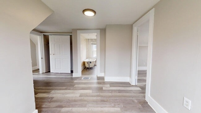 Building Photo - Lorain 2 Bedroom Single Family Home