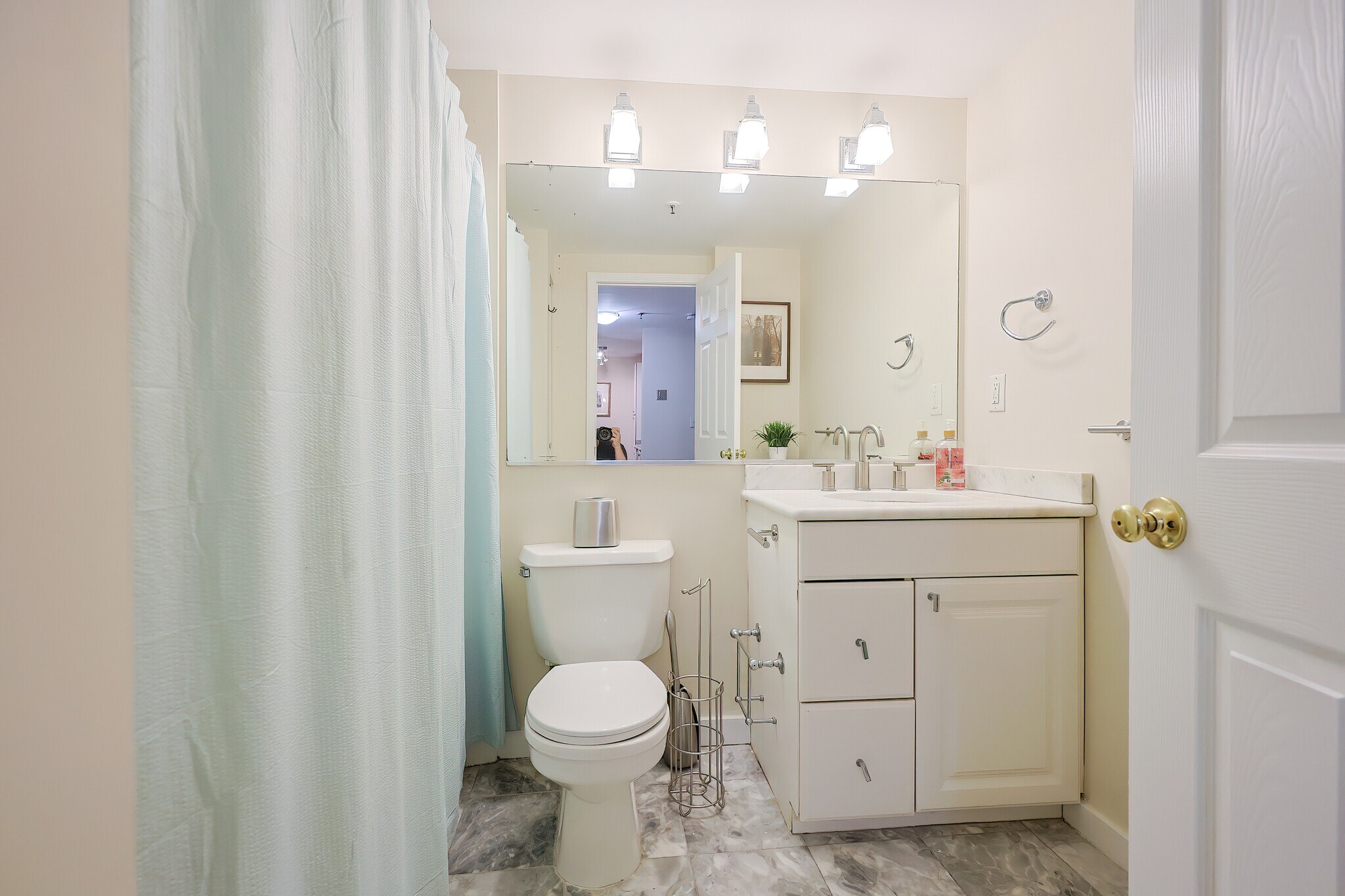 Building Photo - 15 North Beacon St