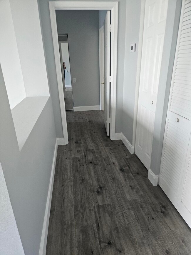 Building Photo - 340 NW Breezy Point Loop