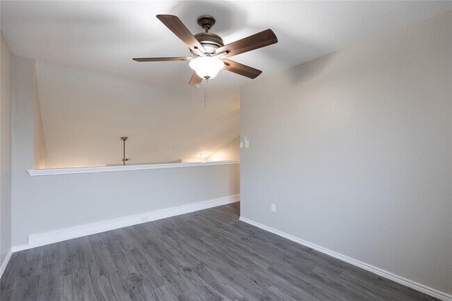 Building Photo - 1701 Golden Sunrise Ln