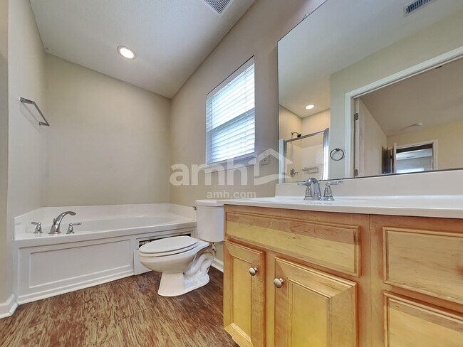 Building Photo - 1073 Briar Rose Ln