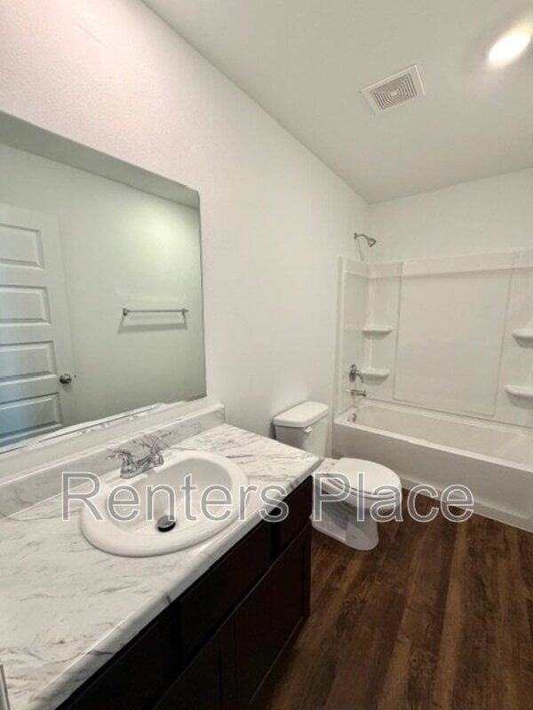 Building Photo - 1107 W Lawton Rd