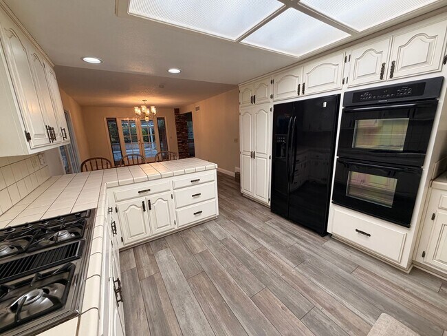 Building Photo - Beautiful 4 Bedroom 3 Bathroom La Palma House For Rent!