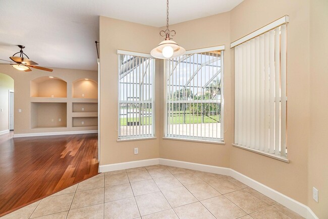 Building Photo - 611 Oceanside Blvd