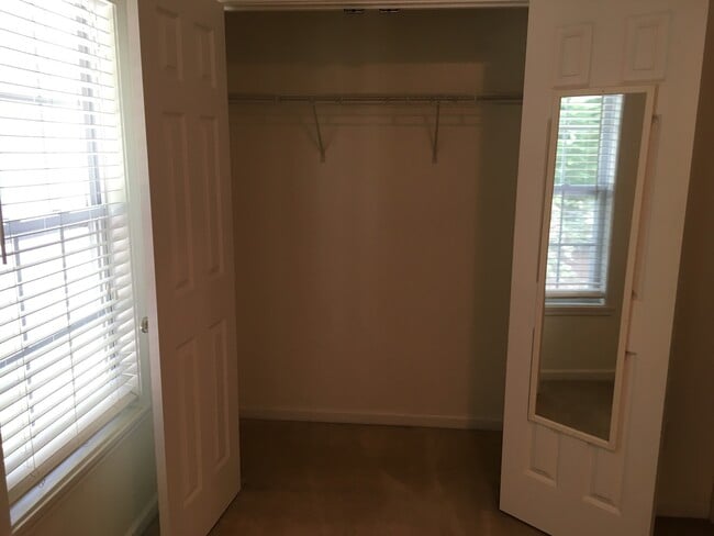 Building Photo - 448 Dunwood Dr