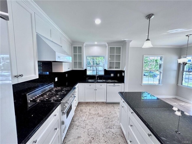 Building Photo - 7530 Westlawn Ave