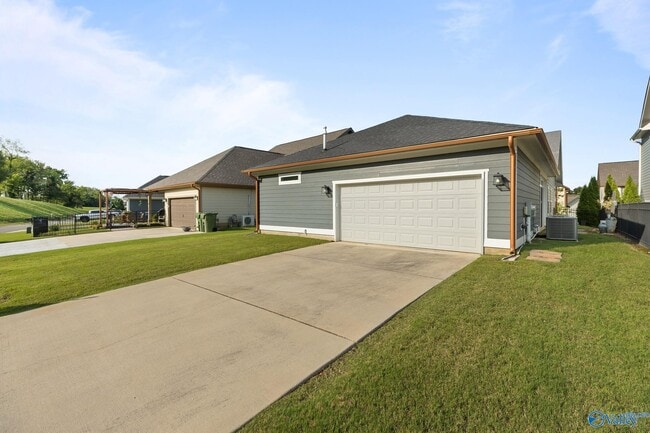 Building Photo - 1509 Trek St