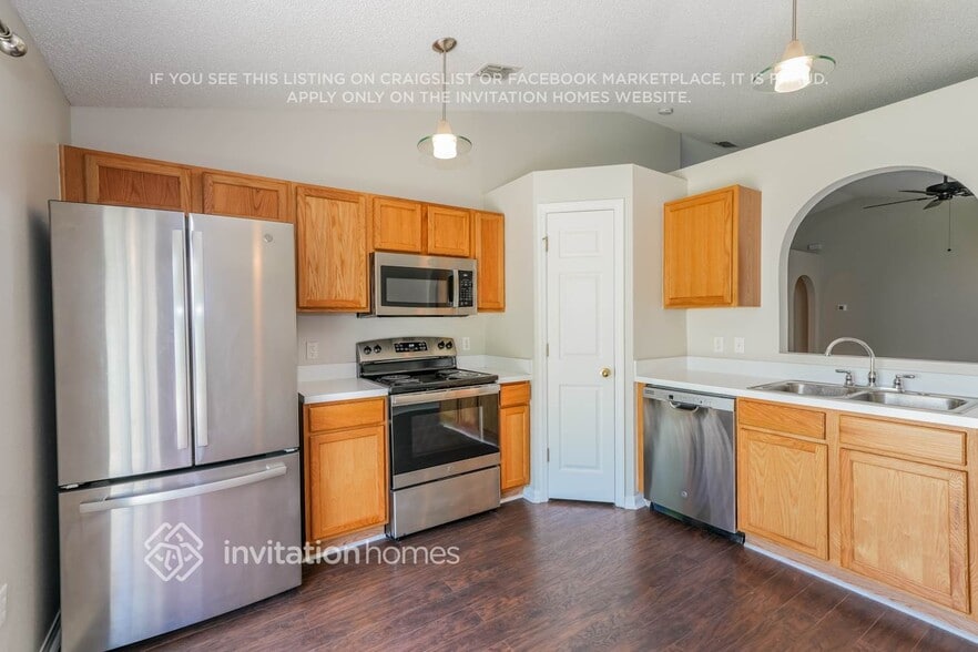Building Photo - 17037 Holmby Ct