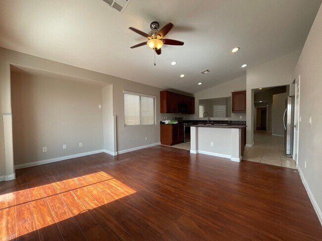 Building Photo - Spacious 3-bedroom, 2-bath, 2 car garage