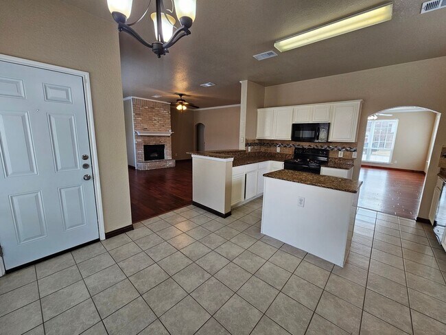 Building Photo - Spacious & Inviting 6-Bedroom Cedar Hill Home – Perfect for Your Next Move