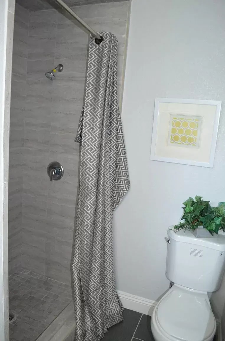 Master Bath - 2355 Geraldine Dr