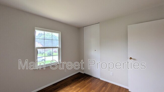Building Photo - 2117 Pullman Cir