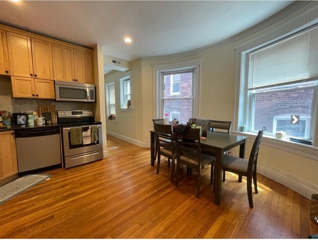Building Photo - 1616 Beacon St