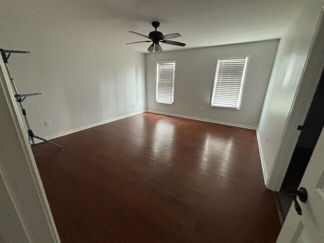 Building Photo - 155 Raspberry Dr