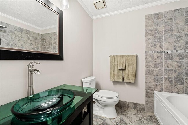 Building Photo - 4892 Raven Way NE