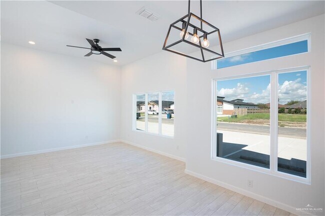 Building Photo - 30 Hidalgo Cir