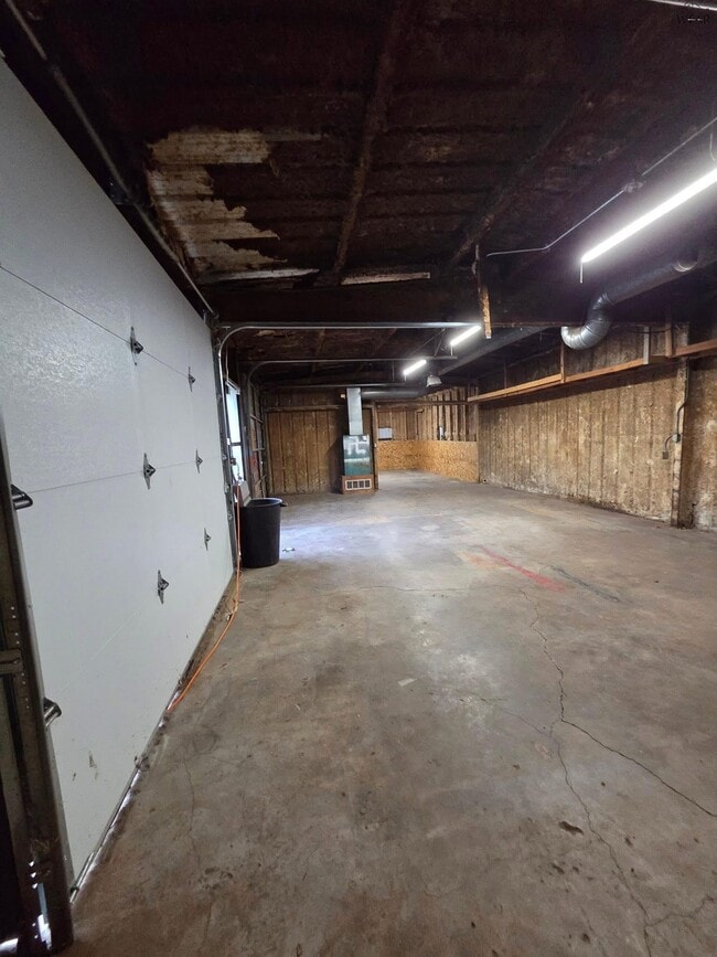 Building Photo - 2204 Princeton Ave