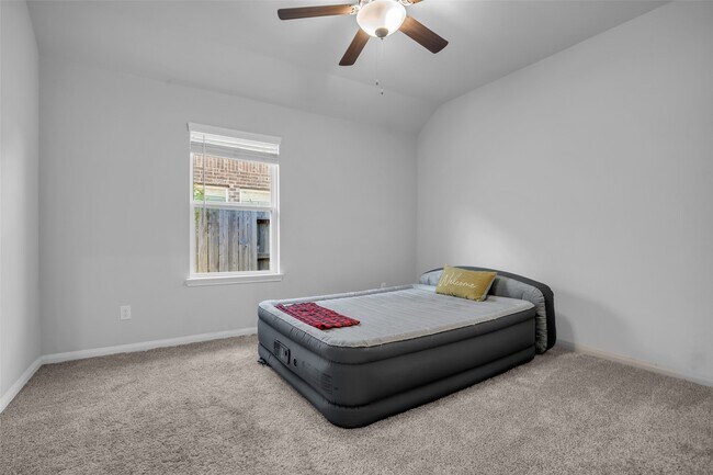 Building Photo - 1202 Oak Barrel Run