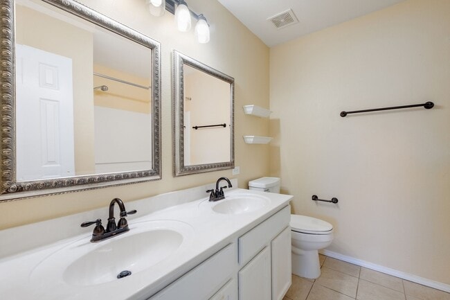 Building Photo - SHORT TERM LEASE 4/2.5 in Boerne