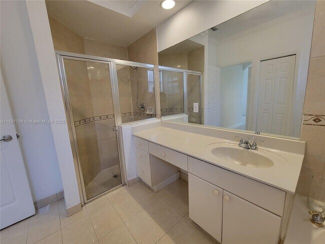 Building Photo - 4949 SW 134th Ave
