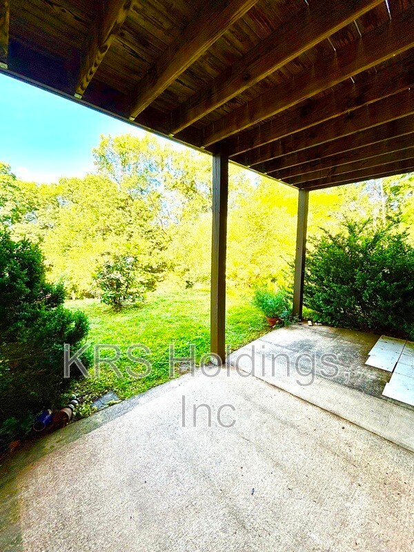 Building Photo - 542 Whitcover Cir