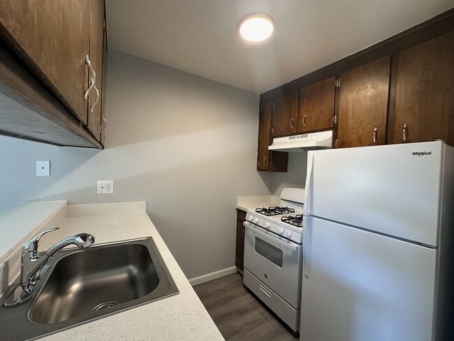 Interior Photo - 330 W Acacia Street