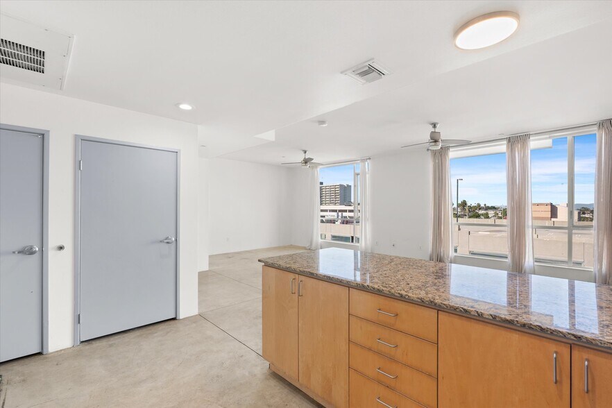 Building Photo - 285 W 6th St