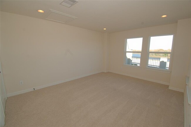 Building Photo - 4132 Boardwalk Blvd