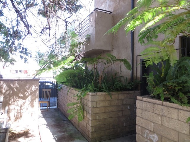 Building Photo - 5555 Carpenter Ave