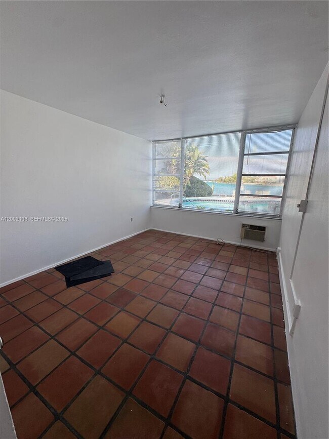 Building Photo - 10281 E Bay Harbor Dr