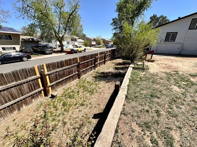 Building Photo - 2241 Dawson Cir