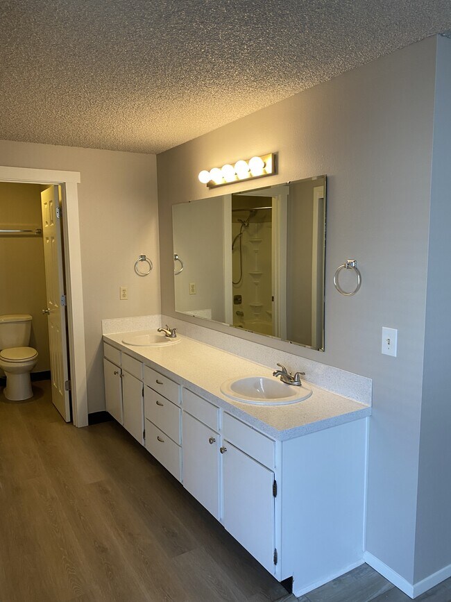 Building Photo - 1510 Storey St