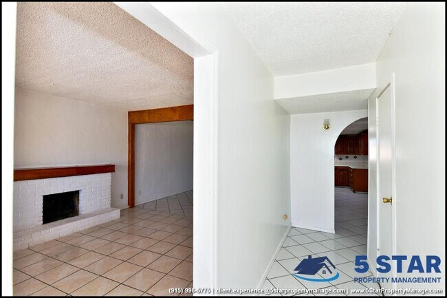 Building Photo - 3 bedroom in El Paso TX 79915