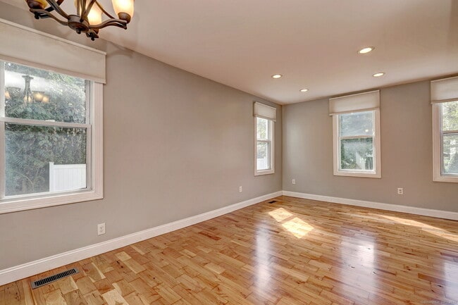 Building Photo - 64 Parker Terrace Ext