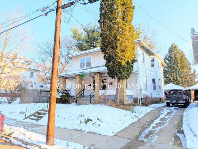 Building Photo - 1412 16th St NW