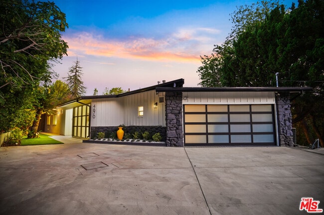 Building Photo - 4670 Brewster Dr