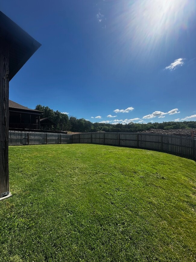 Building Photo - 122 Shady Hollow Dr