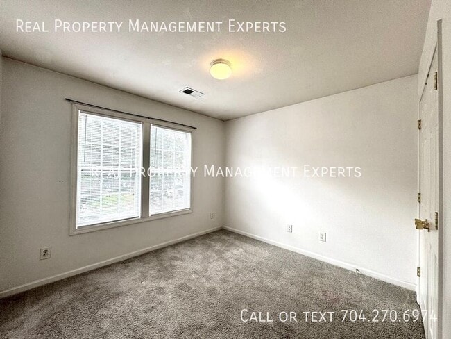 Building Photo - 8549 Filbert Ln