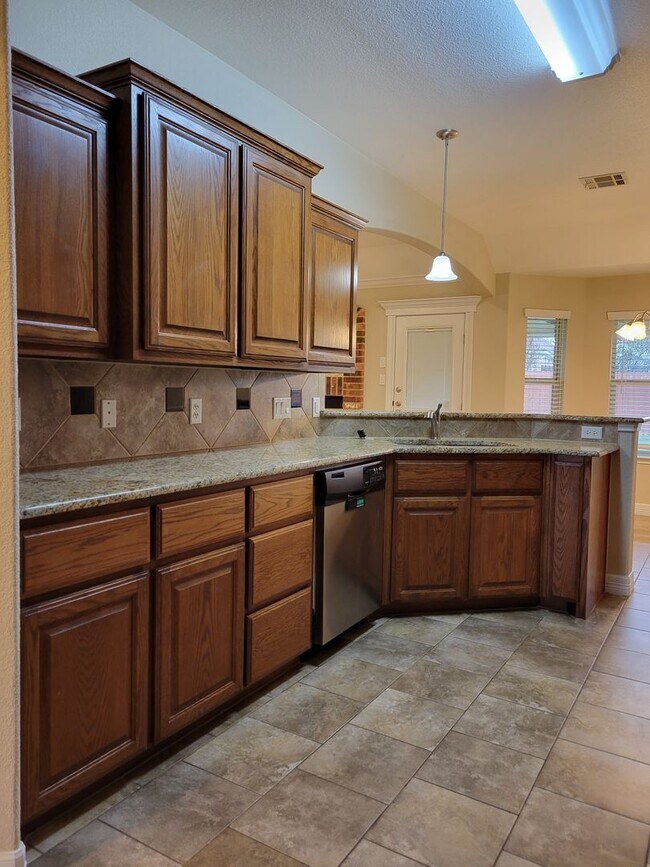Building Photo - 2501 Leatherwood Dr