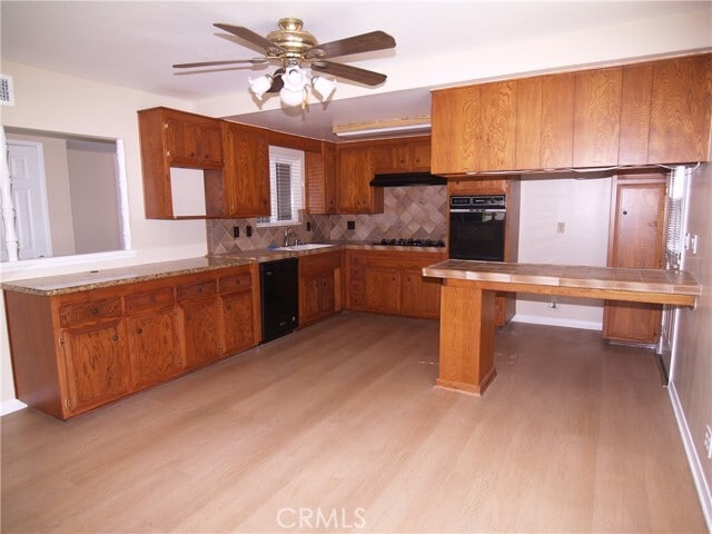 Building Photo - 5554 La Deney St
