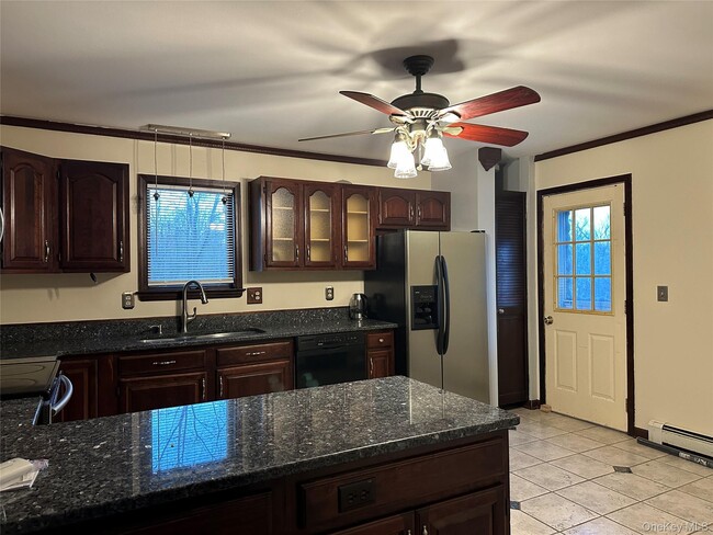 Building Photo - 62 New Rd