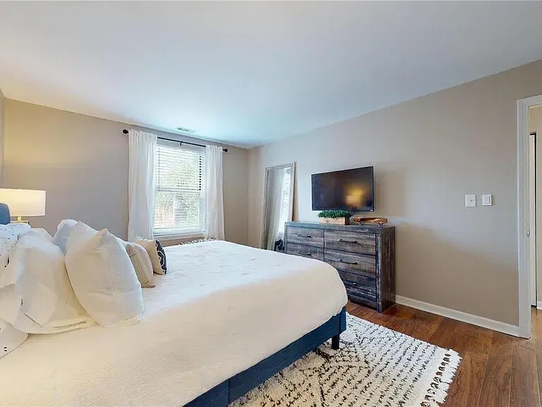 Building Photo - 2310 Rutger St