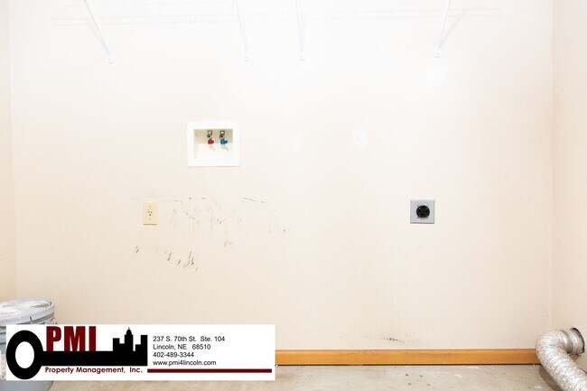 Building Photo - 2929 N 49th St