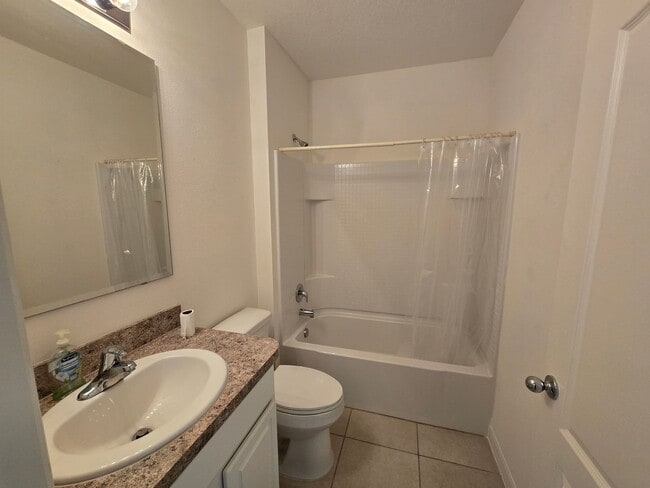 Building Photo - 121 Fishermans Cove Dr